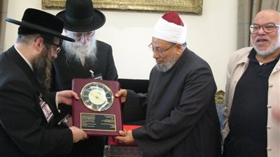 الإرهاب ليس له دين.. القرضاوي يجرم العمليات الفلسطينية ضد الإسرائيليين