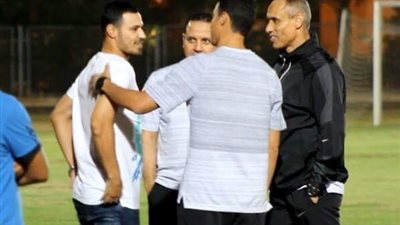 صور| أحمد سامى يزور تدريبات مصر المقاصة