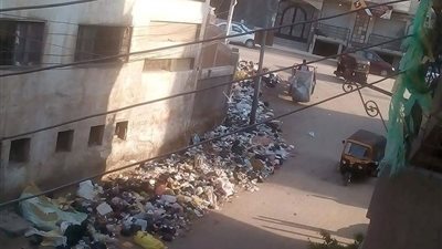 القمامة تحيط سور خالد بن الوليد بـ 