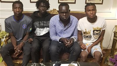 ضبط تشكيل عصابي تخصص في سرقة الطلبة الأجانب بـ 