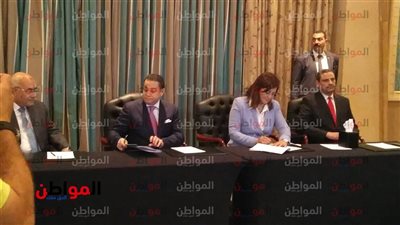 صور| بدء توقيع بنك الاستثمار و