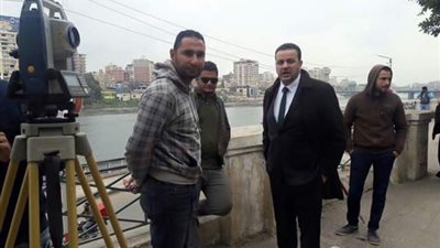 استاذ بـ