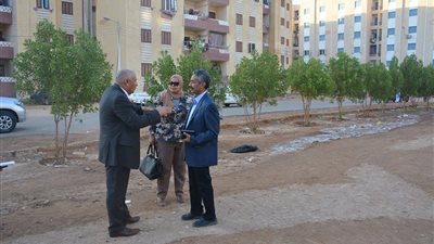 صور| محافظ الوادي الجديد يوجه بسرعة تطوير الحديقة العامة بـ