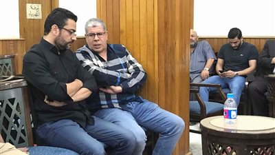 فيديو وصور| الحزن يخيم على وجوه الحاضرين في عزاء 