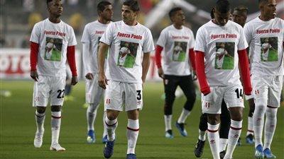 صور: بيرو تدعم قائدها 