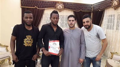 الحمام يضم الإيفوارى 