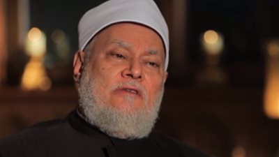 فيديو | علي جمعة يجيب.. ما أهمية الدعاء في الأماكن المقدسة؟