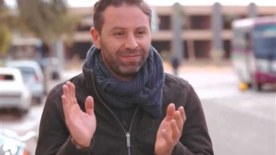 صورة|حازم إمام ينعي نجل محمد فضل 