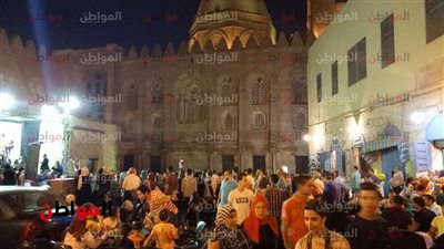 احتفالية انشادية تجمع أطياف الشعب المصري في شارع المعز