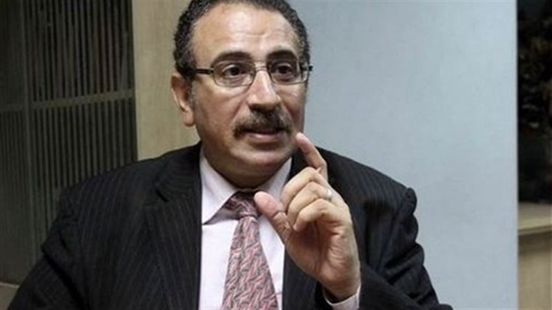  الدكتور طارق فهمي