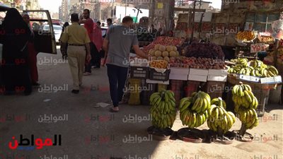 صور| أسواق الطالبية تنتعش.. والنساء: عزومات رمضان لا تنتهي