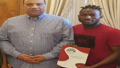 الزمالك يوافق على تجديد إعارة 