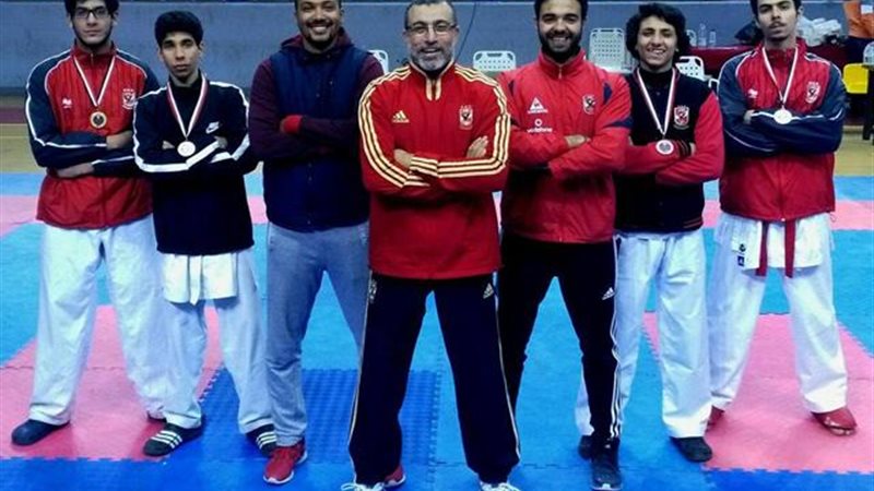 فرق الكاراتيه بالنادي