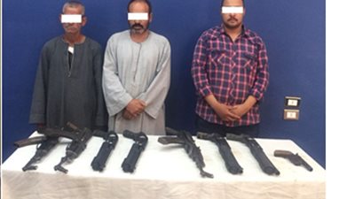 ضبط 34 متهم وبحوزتهم 33 قطعة سلاح ناري في القاهرة