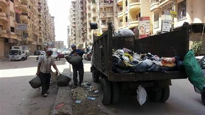 صور | رفع ٤٣ طن من مخلفات القمامة بـ
