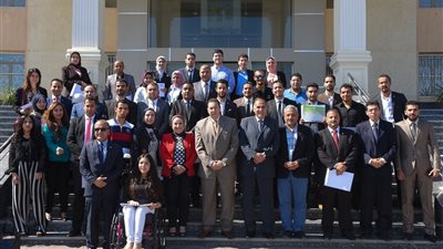 صور| محافظة الإسكندرية تُكرم الشباب المشاركين في تنظيم فعاليات المنتدى الأول للشباب