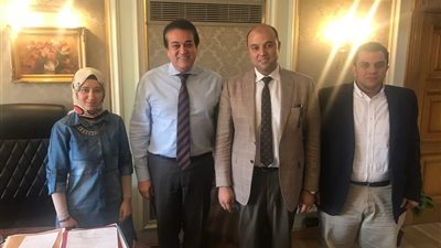 وزير التعليم العالي يجتمع بنائبى بنى سويف لبحث مشكلة إحدى الطالبات