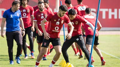 اليوم| الأهلي يستأنف تدريباته الجماعية بـ