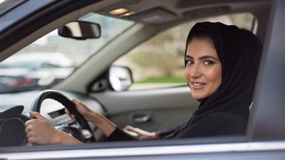 فيديو| السعودية تبدأ إصدار رخص قيادة السيارات للنساء