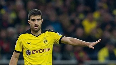 والد سوكراتيس : ابنى فضل الانتقال لـ