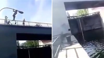 فيديو| شاب يدفع ثمن الاستعراض أمام زملائه 