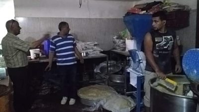 ضبط ٢٣٤ مستلزمات بسكويت وكعك غير صالح للاستخدام الادمى بـ