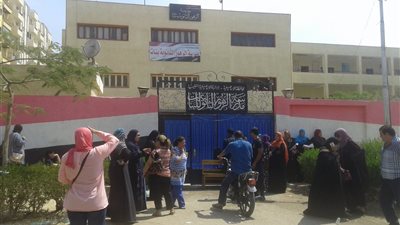 طلاب الإسماعيلية يؤكدون سهولة امتحانات الثانوية العامة 2018