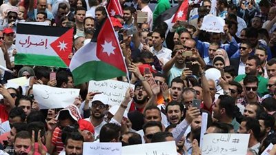 بث مباشر.. اعتصام أمام مجمع النقابات في العاصمة الأردنية عمان
