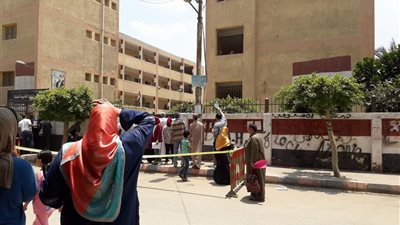 طلاب الغربية يعربون عن رضاهم باللغة الفرنسية في ثالث أيام امتحانات الثانوية العامة 2018