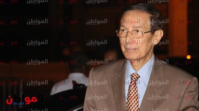 صور| حمدي الكنيسي يصل عزاء أحمد سعيد بـ