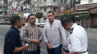صور| ضبط أحد النبيشة لقيامه بسرقة صندوق قمامة في الإسكندرية