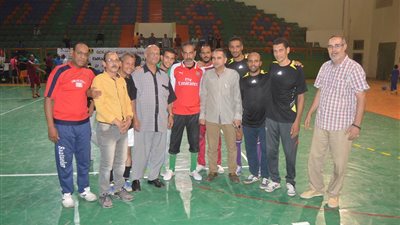 صور| فوز فريق مركز الخارجة بدورى المصالح الحكومية بـ