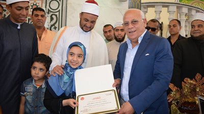 محافظ بورسعيد يكرم الفائزين بمسابقة حفظة القرآن الكريم