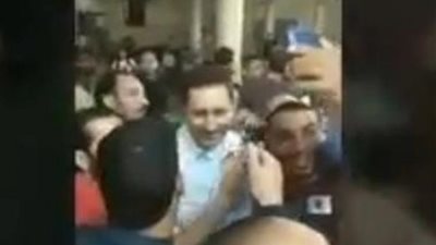  فيديو| تظاهرة حب لـ 