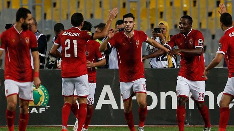 وليد أزارو ولاعبي