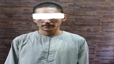 القبض على هارب من مؤبد وشاب بحوزتة بندقية آلية وفرد روسي بـ