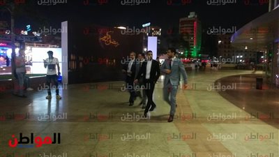 لاعبو الأهلي يصلون مقر احتفالية التتويج بـ