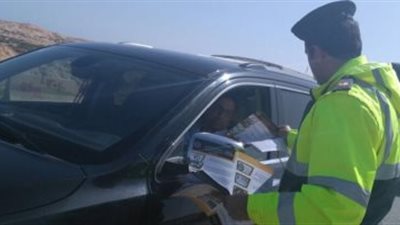 مرور الجيزة تضبط 379 مخالفة خلال حملاتها 