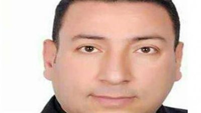 في أول ظهور له بعد أزمة فساده.. نقيب الصيادلة: تجاوزنا محنة القلة المندسة 