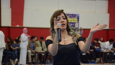 صور| زينب حسن تحيي حفل تكريم 
