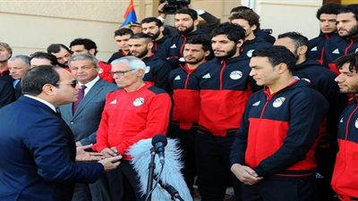 السيسي يستقبل لاعبي المنتخب بالقصر الرئاسي | مونديال روسيا 2018