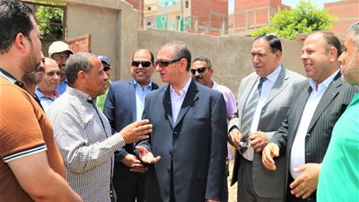 صور| محافظ كفرالشيخ يتفقد نادى حى القنطرة الرياضى.. ويؤكد باستمرار دعم الأندية
