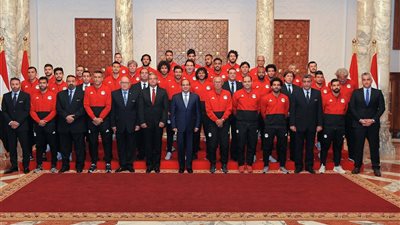 السيسي: أثق تمامًا في المنتخب المصري ورفع اسم بلدنا عالياً