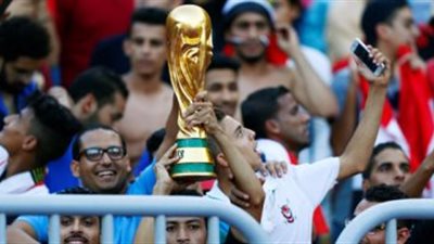 فيديو.. احتشاد الجماهير المصرية في استاد القاهرة لـ