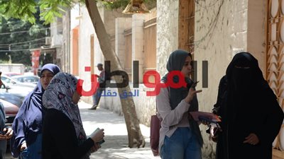 صور| امتحان الثانوية العامة 2018.. القلق سيد الموقف.. والجدول 