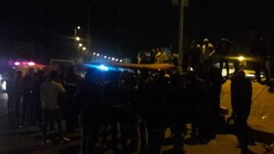 بالاسماء مصرع شخص وإصابة 7 آخرين بإنقلاب سيارة أجرة بـ