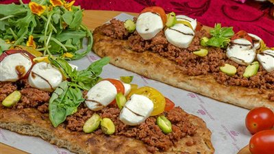 سحورك عندنا| الخبز التركي بالسجق وجبن الموزاريلا
