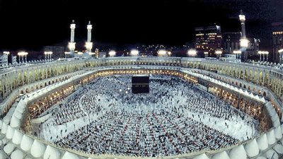 فيديو جراف| مناسك العمرة.. من الإحرام حتى الحلق والتقصير
