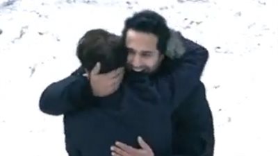 كريم فهمي يتبادل الأحضان مع جلال عقب اكتشاف مقلب رامز تحت الصفر