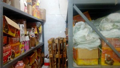 صور| ضبط مصنع لمستحضرات التجميل بدون ترخيص بـ